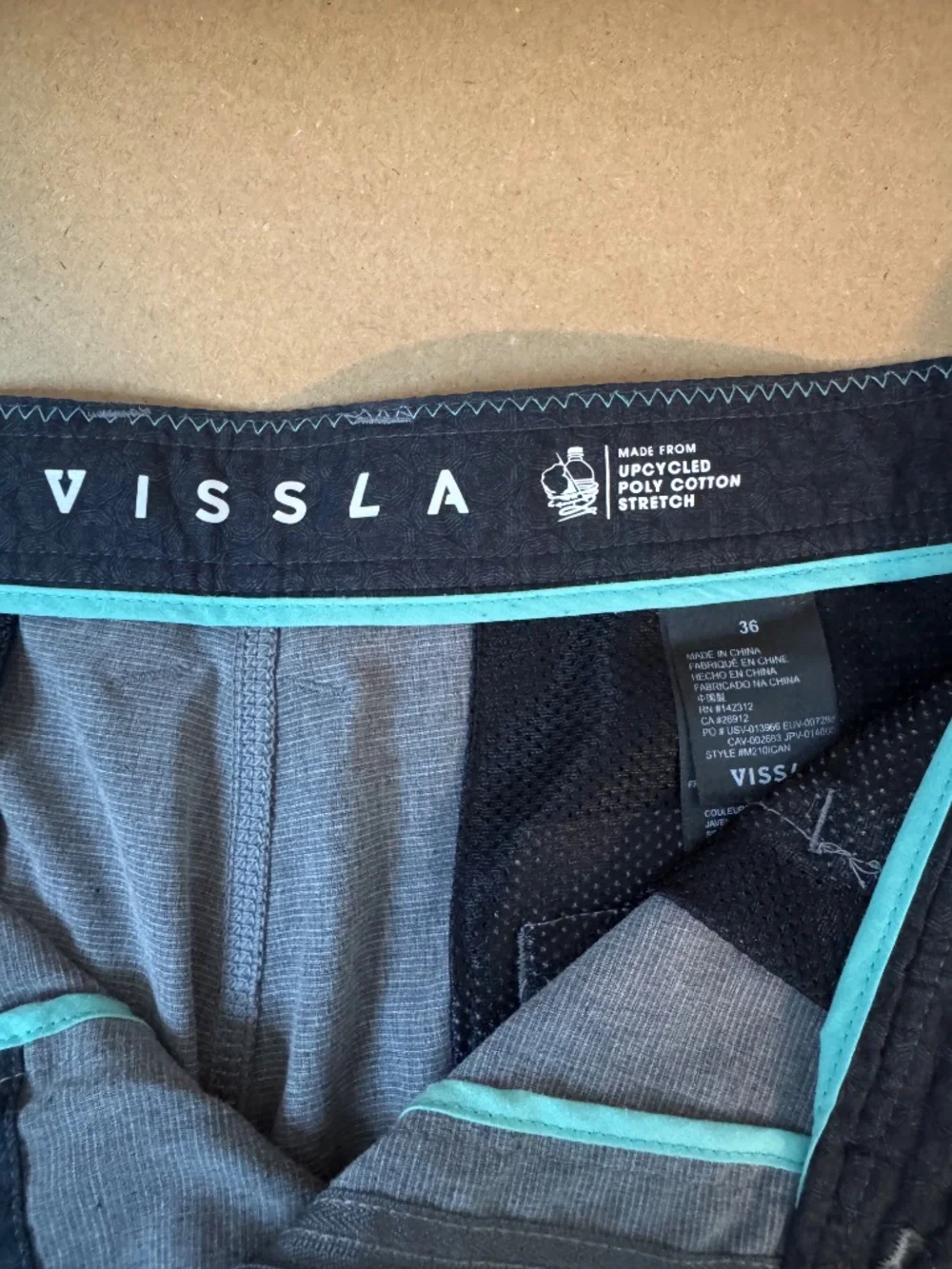Vissla Hybrid Walkshort - Picture 4 of 9